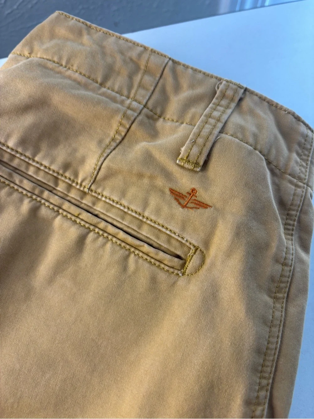 Dockers Mustard Yellow Chino Shorts with Orange Trim size 30/30